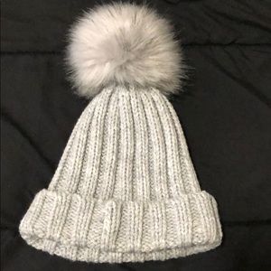 Grey Pom Hat 🖤